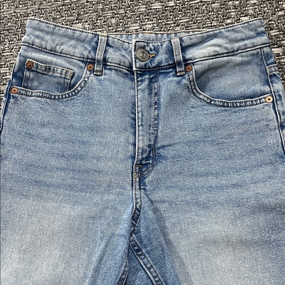 Divided H&M | High Rise Bermuda Jean Shorts - Picture 2 of 8